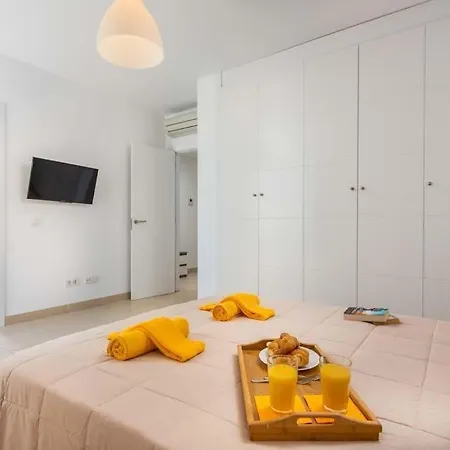 Playa De Fanabe Sleeps 8 Pool Air Con Wifi Villa